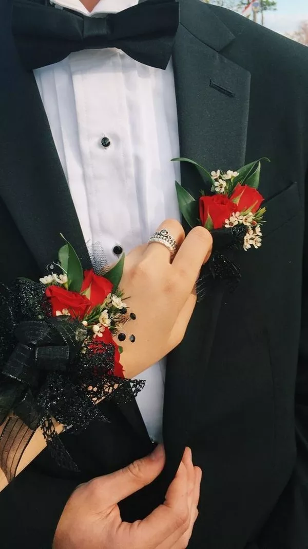 prom corsage and boutonniere set ideas 16