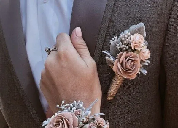 Boutonniere, Wrist Flower, Prom, Boutonnieres, Prom Boutonnieres, Prom Photography, Prom Corsages