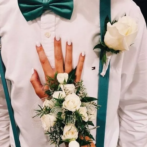 prom corsage and boutonniere set ideas 3