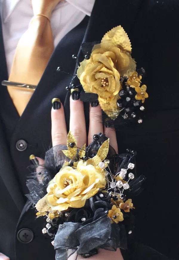 prom corsage and boutonniere set ideas 30