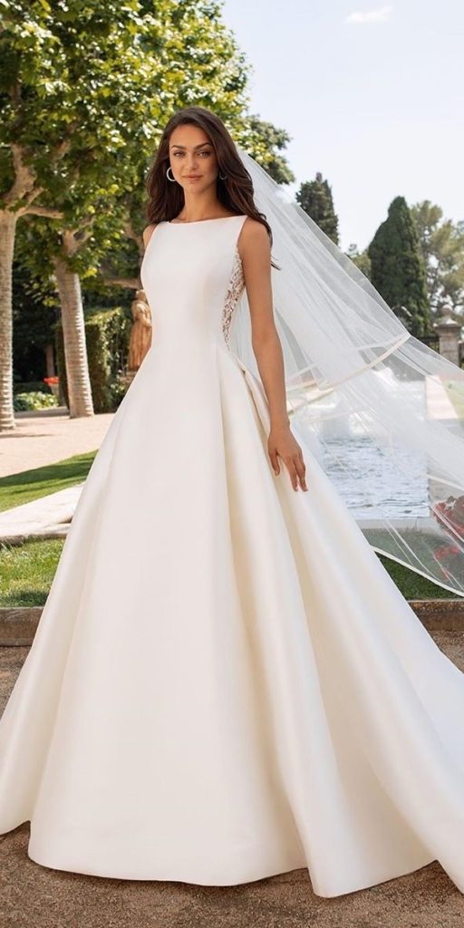 20 Modest Simple Wedding Dresses | SMYD