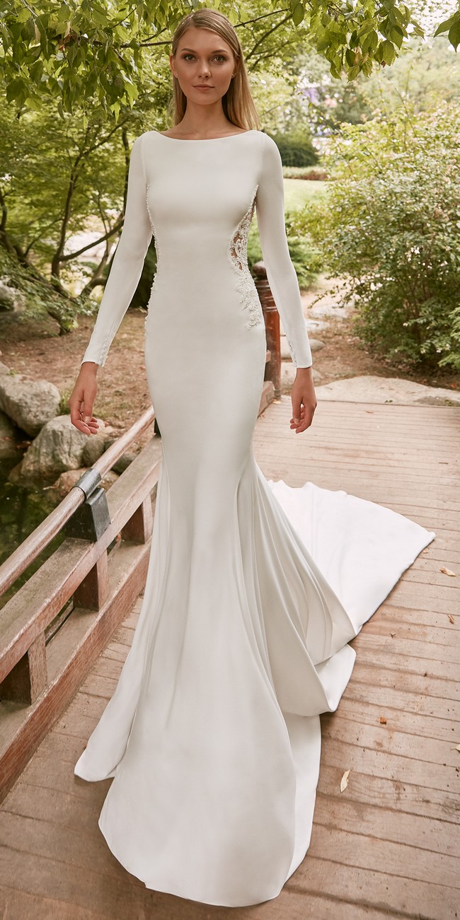 mermaid wedding dress bateau neckline long sleeves crepe corot2