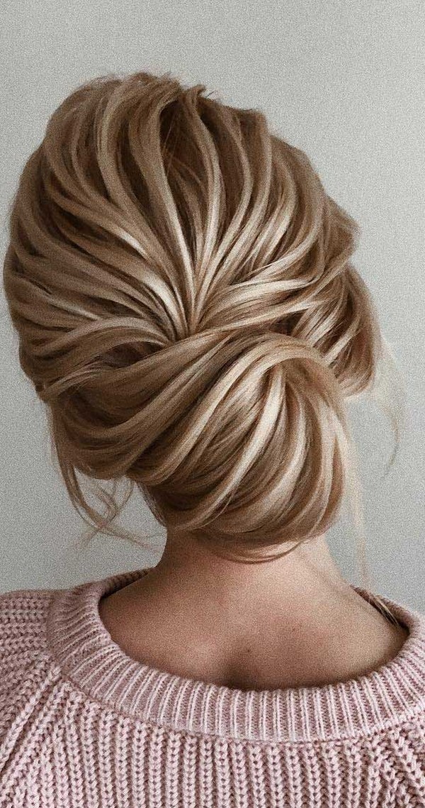 Chic wedding bridal updo hairstyles #weddings #weddingideas #hairstyles #hair #updos