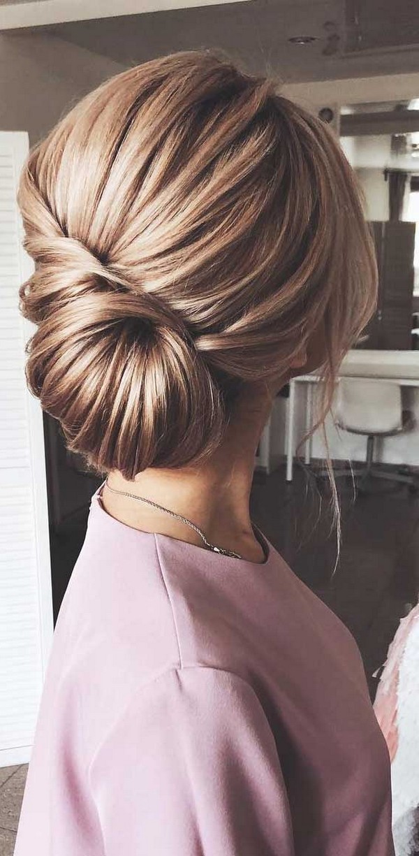 Chic wedding bridal updo hairstyles #weddings #weddingideas #hairstyles #hair #updos