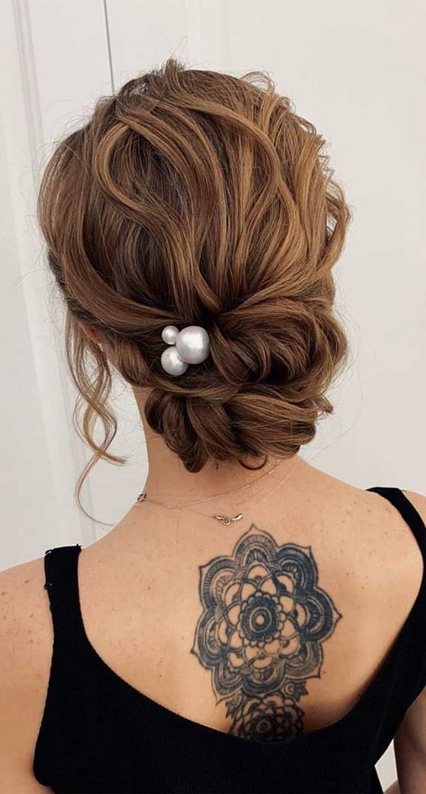 Chic wedding bridal updo hairstyles #weddings #weddingideas #hairstyles #hair #updos