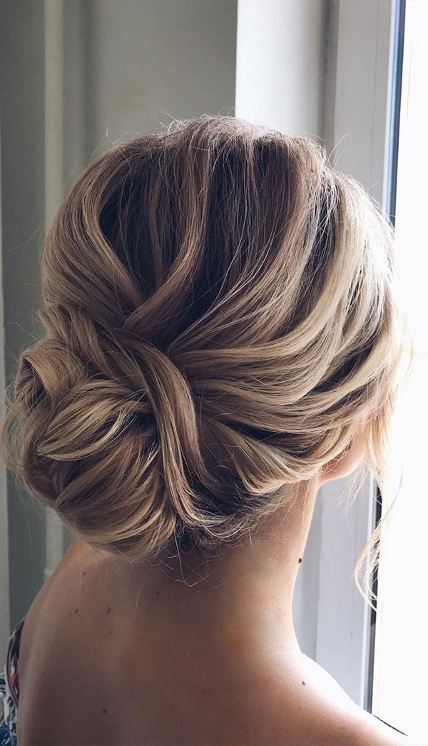 Chic wedding bridal updo hairstyles #weddings #weddingideas #hairstyles #hair #updos