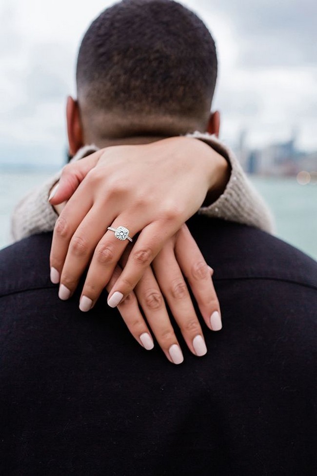 Fall Engagement Photo Ideas #engagement #photos #fall #autumn #engagementphotos