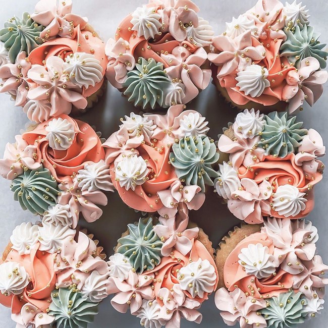 laurynmariebakes Cupcake Decorating Ideas #cakes #cupcakes 