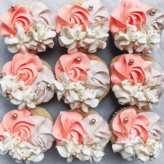 laurynmariebakes Cupcake Decorating Ideas #cakes #cupcakes 