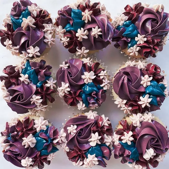 laurynmariebakes Cupcake Decorating Ideas #cakes #cupcakes 