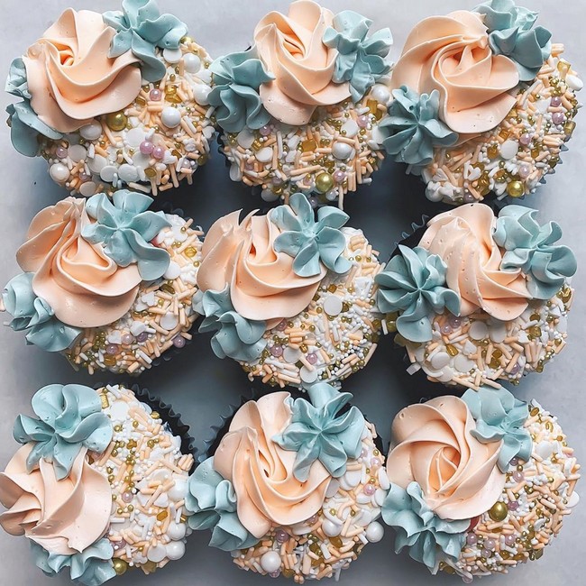 laurynmariebakes Cupcake Decorating Ideas #cakes #cupcakes 