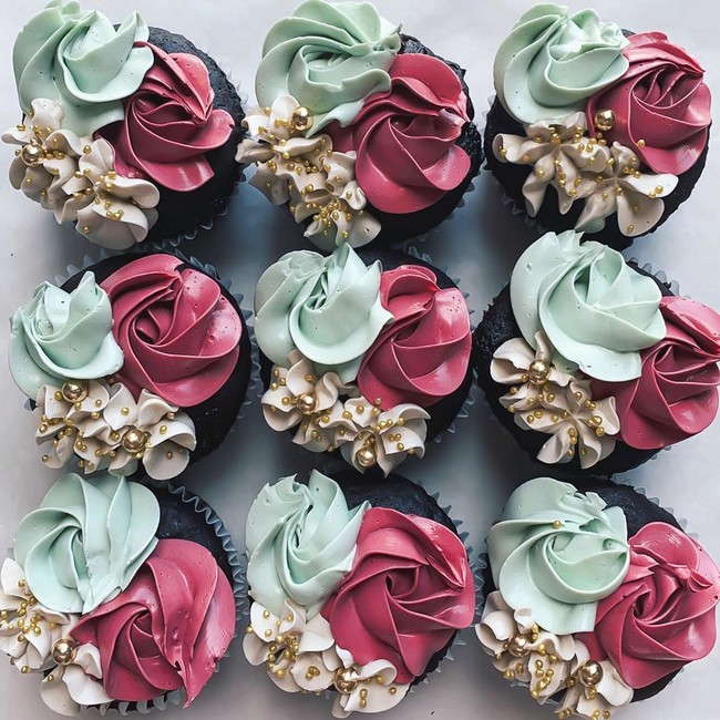laurynmariebakes Cupcake Decorating Ideas #cakes #cupcakes