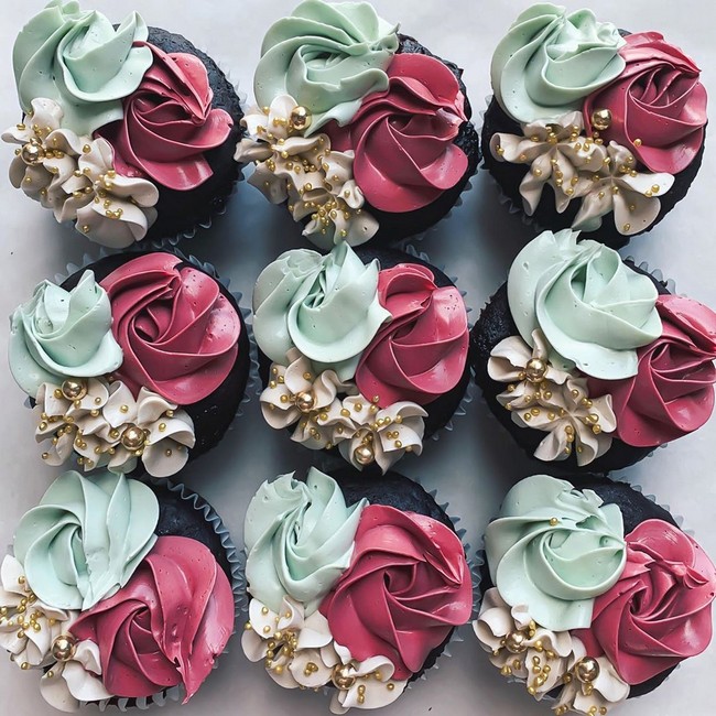 laurynmariebakes Cupcake Decorating Ideas #cakes #cupcakes 