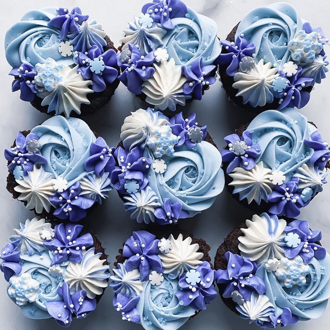 laurynmariebakes Cupcake Decorating Ideas #cakes #cupcakes 