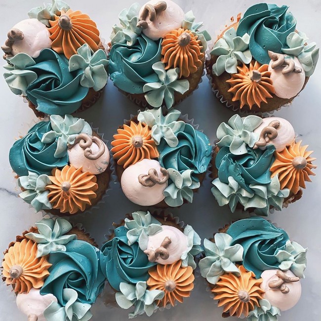 laurynmariebakes Cupcake Decorating Ideas #cakes #cupcakes 