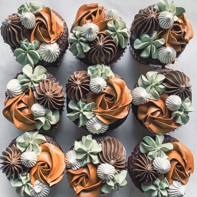 laurynmariebakes Cupcake Decorating Ideas #cakes #cupcakes 