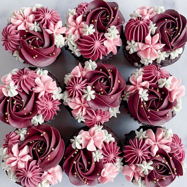 laurynmariebakes Cupcake Decorating Ideas #cakes #cupcakes 