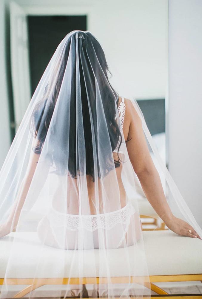 wedding boudoir book bride under veil fearlesslyfemininephoto