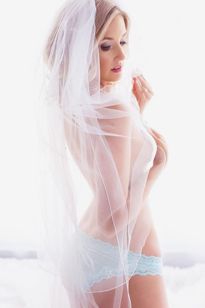 wedding boudoir book white lingerie bride under the veil belle boudoir photography