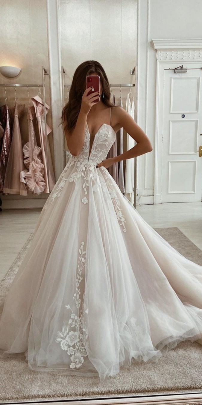 Eleganza Sposa Lace Wedding Dresses #dresses #wedding #weddingdresses #bridal #bridaldresses