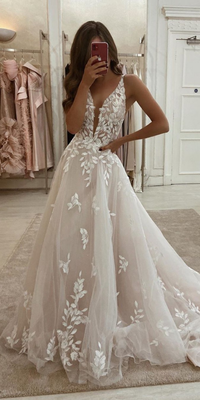 Eleganza Sposa Lace Wedding Dresses #dresses #wedding #weddingdresses #bridal #bridaldresses