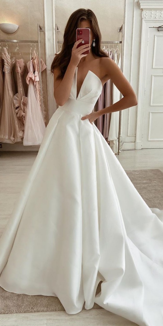 Eleganza Sposa Lace Wedding Dresses #dresses #wedding #weddingdresses #bridal #bridaldresses